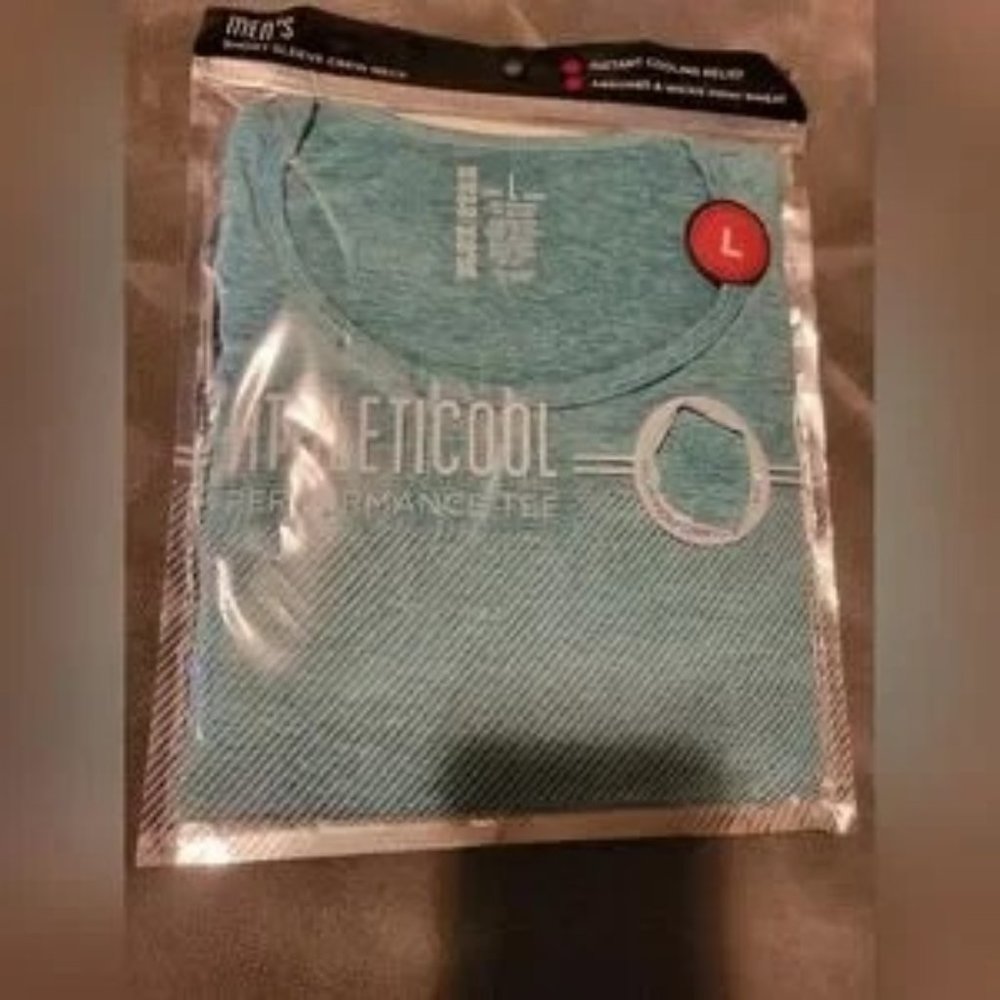 NWT Mens Performance Tshirt